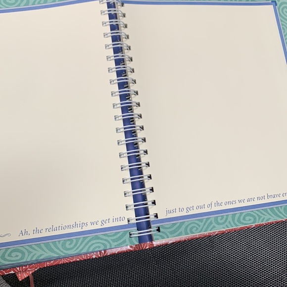 Daily Meditations & Discovery Journal Sarah Ban Breathnach - Picture 9 of 10